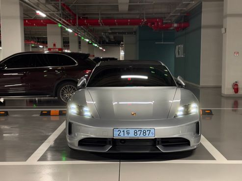 Porsche Taycan 4S — пробег 7 900 км — фото 3 из 5
