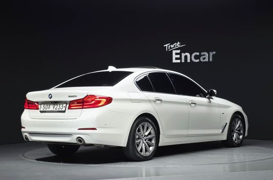 BMW 5-Series 520i Luxury — пробег 59 109 км — фото 2 из 5