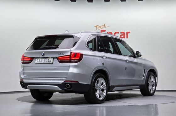 BMW X5 xDrive 30d — пробег 205 913 км — фото 2 из 5