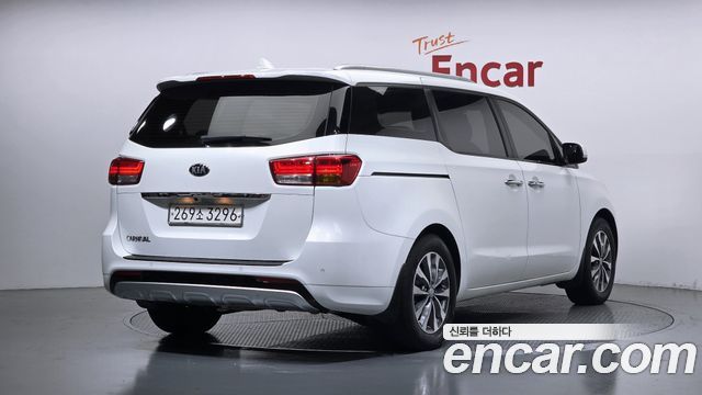 Kia Carnival из Кореи Encar