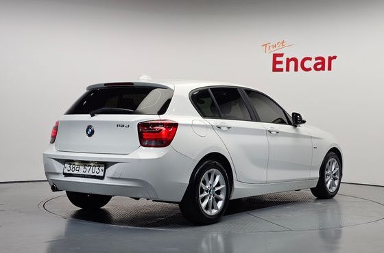 BMW 1-Series 118d Urban Pack1 5Dr — пробег 63 709 км — фото 2 из 5