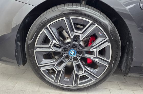 BMW 5-Series 530e M Sport Pro — пробег 14 999 км — фото 5 из 5