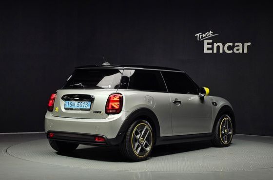 Mini Cooper SE Electric 3rd — пробег 54 020 км — фото 2 из 5