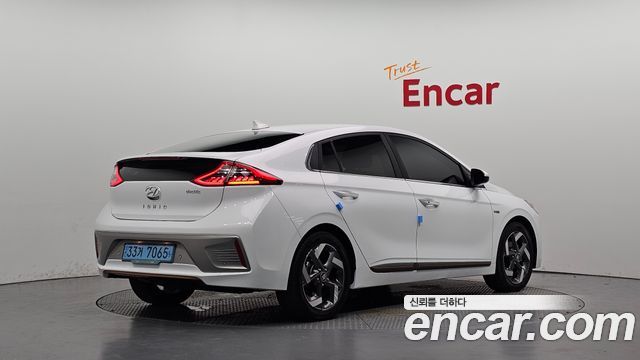 Hyundai Ioniq Q — пробег 100 834 км — фото 2 из 5