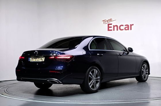 Mercedes-Benz E-Class E350 4MATIC Avantgarde — пробег 75 950 км — фото 2 из 5