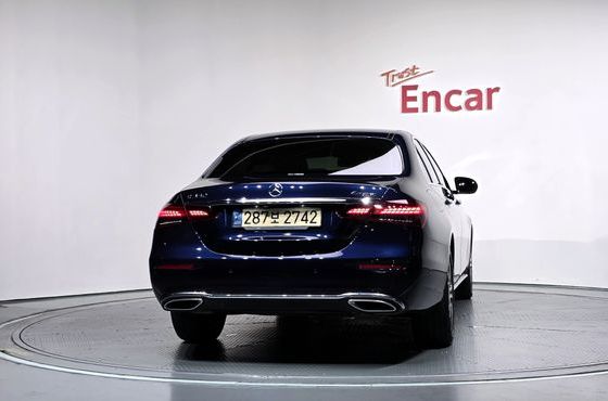 Mercedes-Benz E-Class E350 4MATIC Avantgarde — пробег 75 950 км — фото 4 из 5