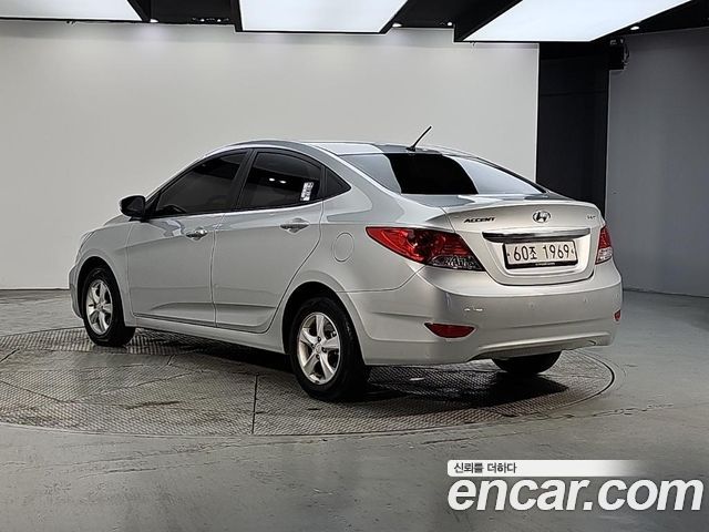 Hyundai Accent 1.4 VVT Premier — пробег 35 418 км — фото 3 из 5