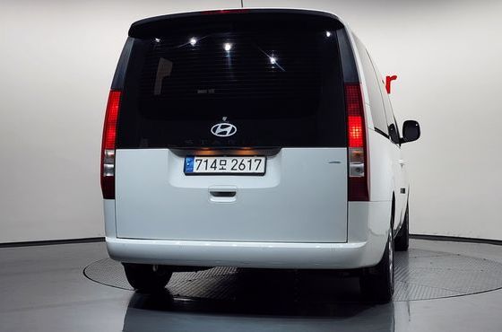 Hyundai Staria 4WD Tourer 11-Seater Modern — пробег 51 181 км — фото 4 из 5