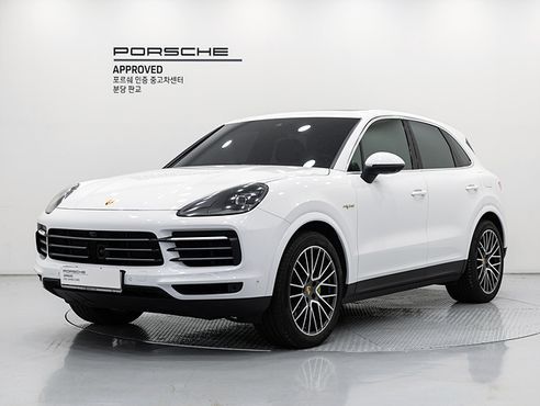 Porsche Cayenne 3.0 E-Hybrid — пробег 65 000 км — фото 1 из 5