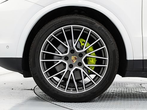Porsche Cayenne 3.0 E-Hybrid — пробег 65 000 км — фото 5 из 5