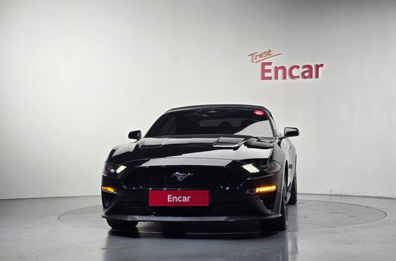 Ford Mustang GT Convertible — пробег 28 185 км — фото 3 из 5