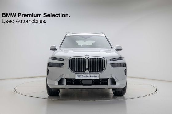BMW X7 xDrive 40i Design Pure Excellence 7-Seater — пробег 6 029 км — фото 3 из 5