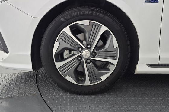 Hyundai Sonata Premium — пробег 177 551 км — фото 5 из 5