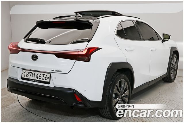 Lexus UX 2.0 F-Sport 2WD — пробег 55 719 км — фото 4 из 5