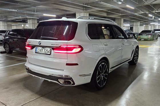 BMW X7 xDrive 40i M Sport 6STR — пробег 15 018 км — фото 2 из 5