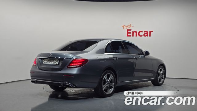 Mercedes-Benz E-Class из Кореи Encar
