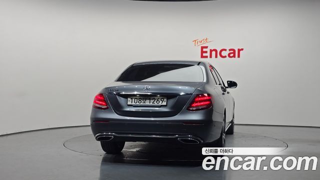 Mercedes-Benz E-Class из Кореи Encar