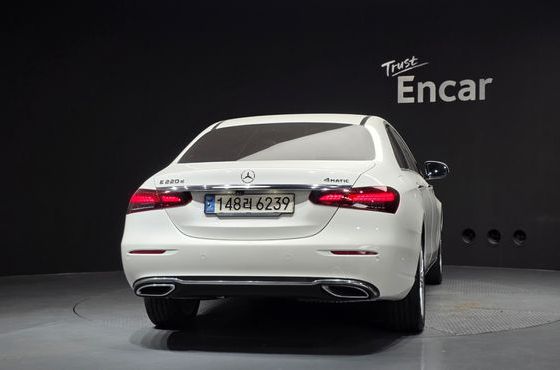 Mercedes-Benz E-Class E220d 4MATIC Exclusive — пробег 107 608 км — фото 4 из 5
