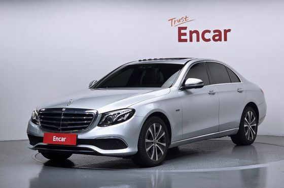 Mercedes-Benz E-Class E300e 4MATIC Exclusive — пробег 77 279 км — фото 1 из 5