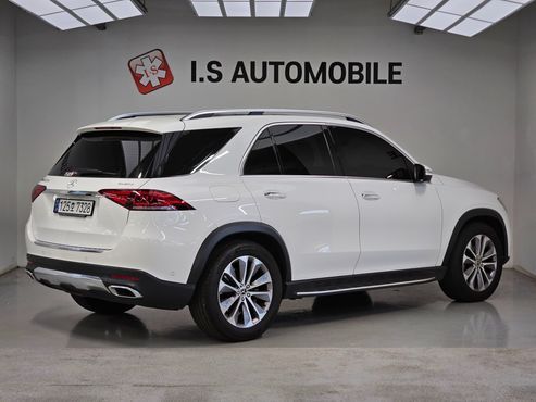 Mercedes-Benz GLE-Class GLE300d 4MATIC — пробег 61 000 км — фото 2 из 5