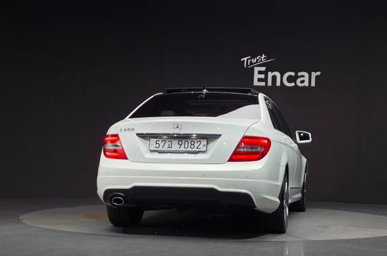 Mercedes-Benz C-Class C200 CGI Avantgarde Style Package — пробег 94 651 км — фото 4 из 5