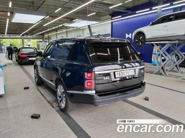 Land Rover Range Rover 4.4 SDV8 Vogue SE DIESEL — пробег 121 500 км — фото 4 из 5
