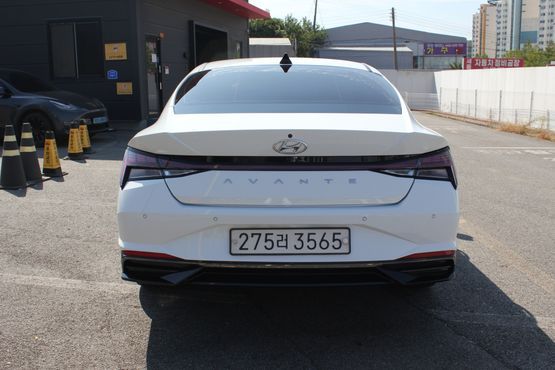 Hyundai AVANTE 1.6 Inspiration — пробег 82 000 км — фото 3 из 5