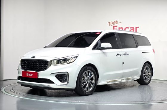Kia Carnival 9-Seater Luxury — пробег 177 995 км — фото 1 из 5