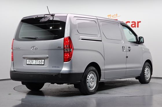 Hyundai Starex Van 3-Seater Style — пробег 533 720 км — фото 2 из 5