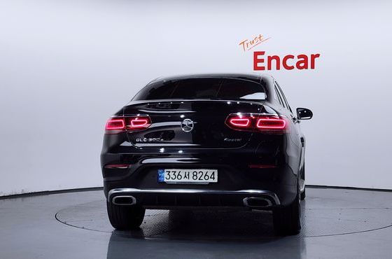 Mercedes-Benz GLC-Class GLC300e 4MATIC Coupe — пробег 114 397 км — фото 4 из 5