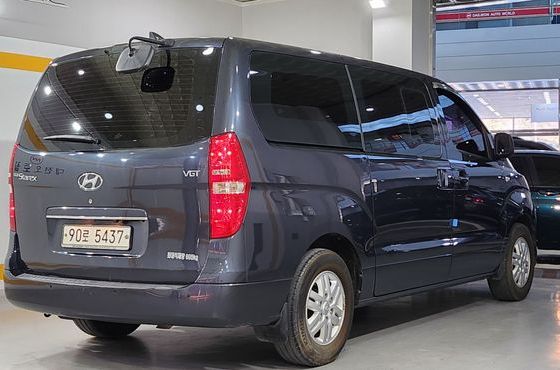 Hyundai Starex Van 5-Seater Modern — пробег 185 160 км — фото 4 из 5