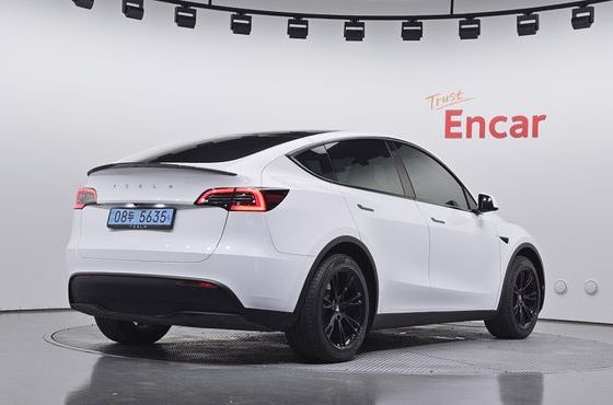 Tesla Model Y RWD — пробег 78 122 км — фото 2 из 5