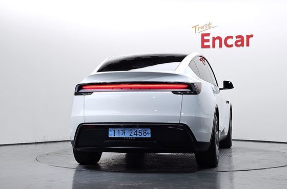 Tesla Model Y Premium RWD — пробег 1 983 км — фото 4 из 5