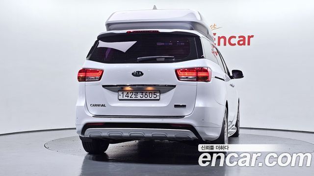 Kia Carnival из Кореи Encar
