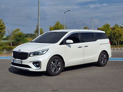 Kia Carnival 9-Seater Luxury — пробег 139 000 км — фото 1 из 5
