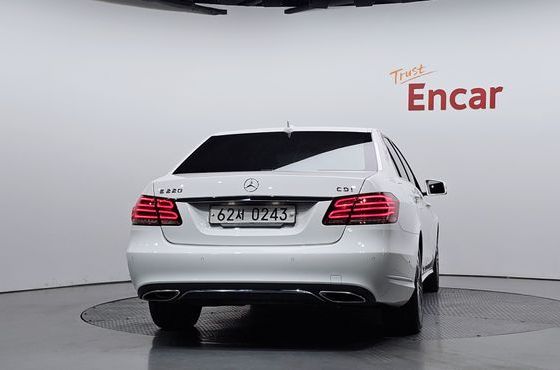 Mercedes-Benz E-Class E220 CDI Avantgarde — пробег 110 006 км — фото 4 из 5