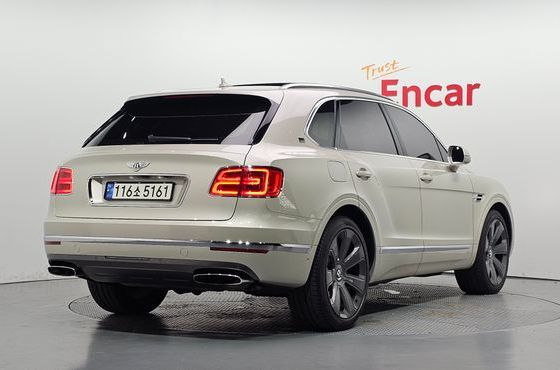 Bentley Bentayga 6.0 W12 — пробег 60 187 км — фото 2 из 5