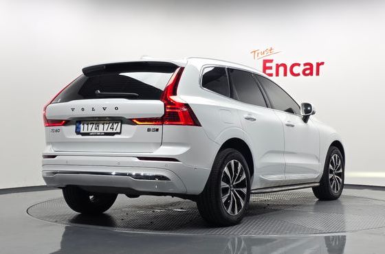 Volvo XC60 B5 Ultimate Bright — пробег 74 089 км — фото 2 из 5