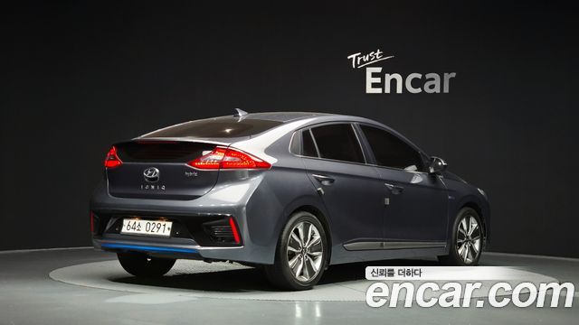 Hyundai Ioniq Q — пробег 127 360 км — фото 2 из 5