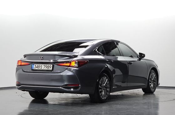 Lexus ES Luxury Plus — пробег 86 548 км — фото 2 из 5