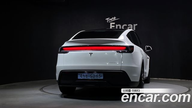 Tesla Model Y Long Range AWD — пробег 28 483 км — фото 4 из 5