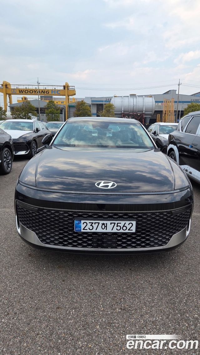Hyundai Grandeur Premium — пробег 5 км — фото 1 из 5