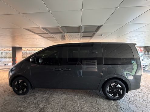 Hyundai Staria EV Lounge 11-Seater Prestige — пробег 400 км — фото 1 из 5