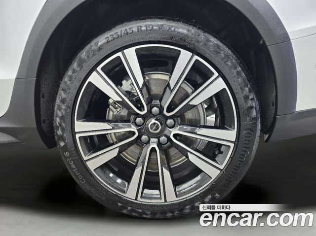 Volvo V60 B5 Ultra AWD — пробег 4 175 км — фото 5 из 5