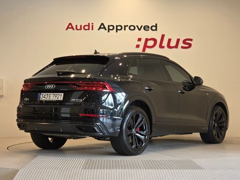 Audi Q8 55 TFSI Quattro Premium — пробег 28 456 км — фото 2 из 5