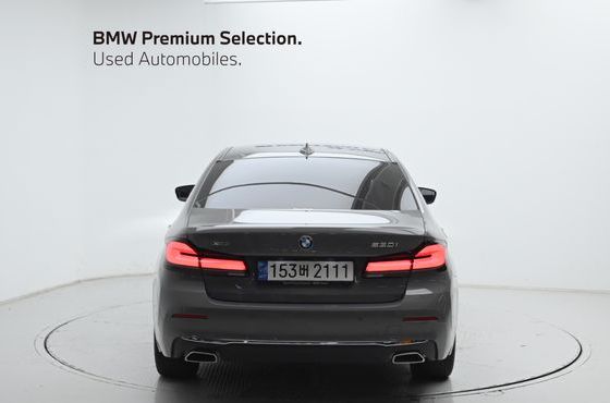 BMW 5-Series 530i xDrive Luxury — пробег 37 504 км — фото 4 из 5