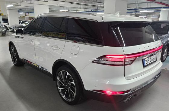 Lincoln Aviator 3.0 Reserve AWD — пробег 66 201 км — фото 3 из 5