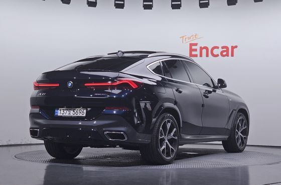 BMW X6 xDrive40i M Sport — пробег 75 571 км — фото 2 из 5