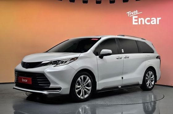 Toyota Sienna 2.5 Hybrid 2WD — пробег 45 983 км — фото 1 из 5
