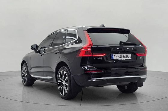 Volvo XC60 B6 Ultimate Bright — пробег 45 412 км — фото 4 из 5